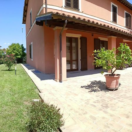 Casa Emilia - Appartamento Per Vacanze - Foligno Zewnętrze zdjęcie
